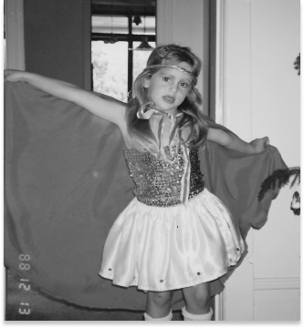 B&W Photo | Tullie 5years - Wonder Woman Dress Up